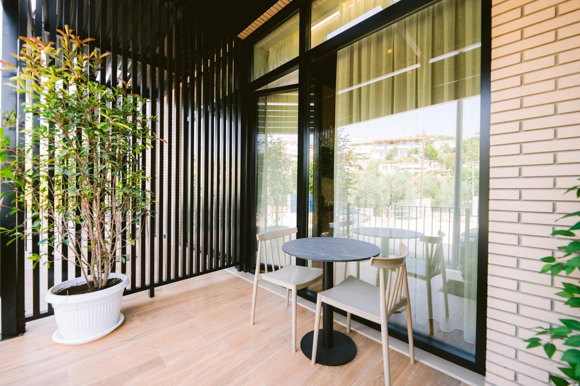 Noemie Hotel Himare Exterior photo