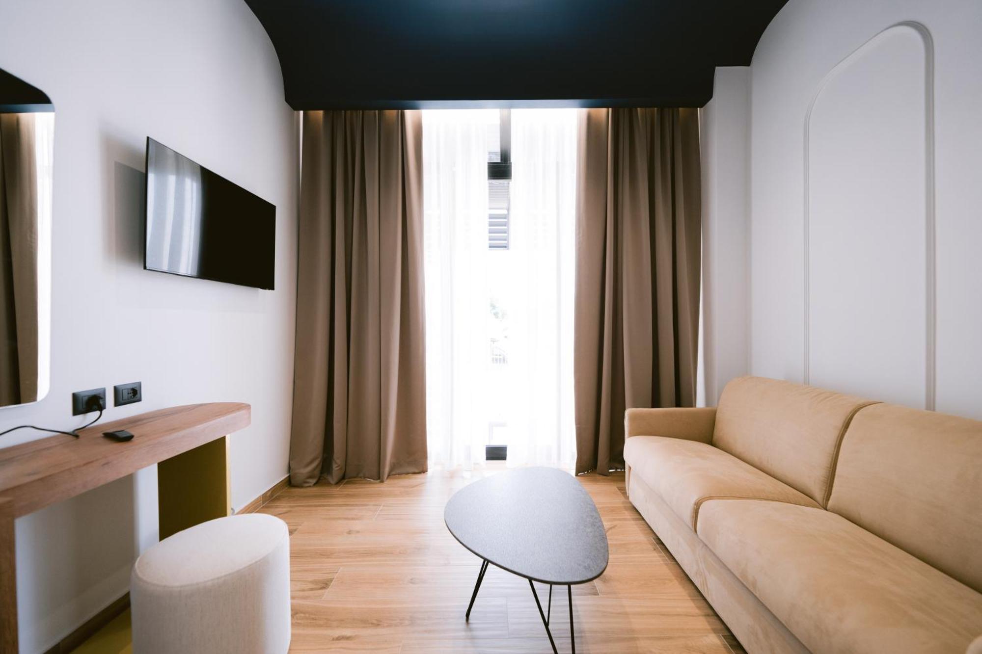 Noemie Hotel Himare Exterior photo