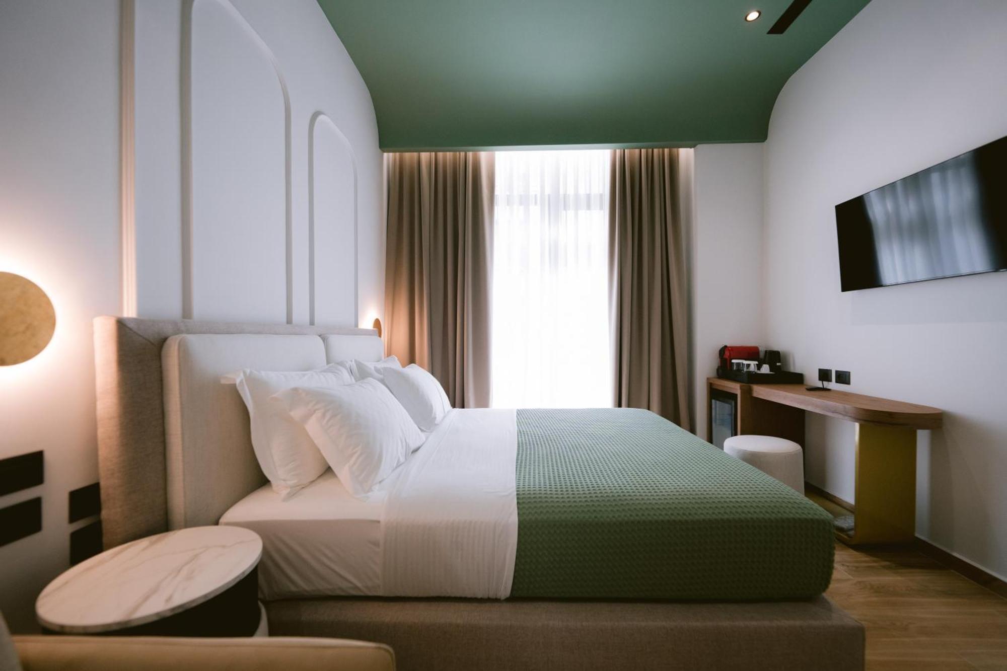 Noemie Hotel Himare Exterior photo